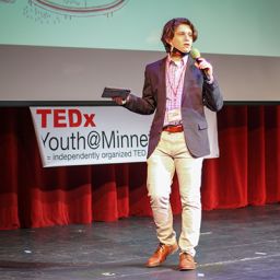 Ardayda MHS waxay Marti Geliyaan Sannadkii saddexaad TEDxYouth @ MinnetonkaHS